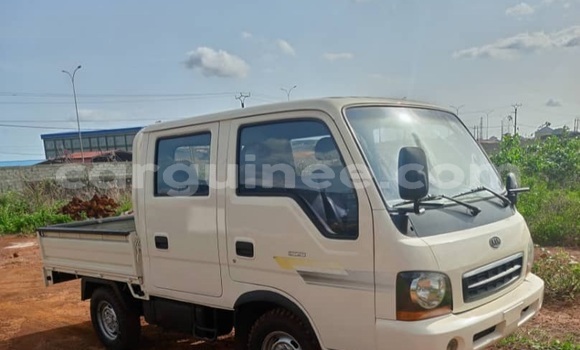 Acheter Import Voiture Kia Rio Blanc à Conakry, Conakry Acheter Import Voiture Kia Rio Blanc à Conakry, Conakry