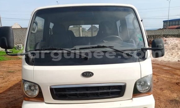 Acheter Import Voiture Kia Rio Blanc à Conakry, Conakry Acheter Import Voiture Kia Rio Blanc à Conakry, Conakry