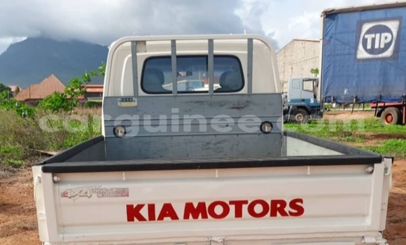 Acheter Import Voiture Kia Rio Blanc à Conakry, Conakry Acheter Import Voiture Kia Rio Blanc à Conakry, Conakry