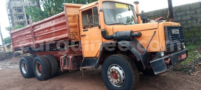 Big with watermark renault pj conakry conakry 9631