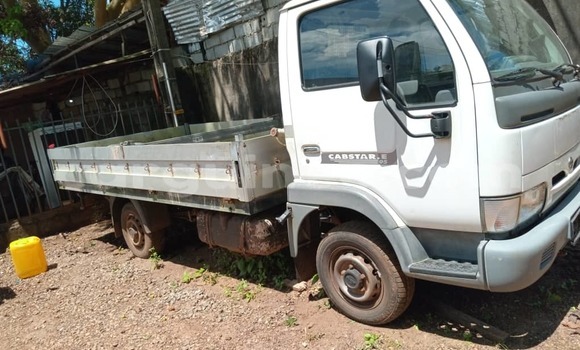 Acheter Occasion Utilitaire Nissan UD Blanc à Conakry, Conakry Acheter Occasion Utilitaire Nissan UD Blanc à Conakry, Conakry