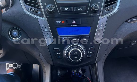 Acheter Import Voiture Hyundai Santa Fe Blanc à Conakry, Conakry Acheter Import Voiture Hyundai Santa Fe Blanc à Conakry, Conakry