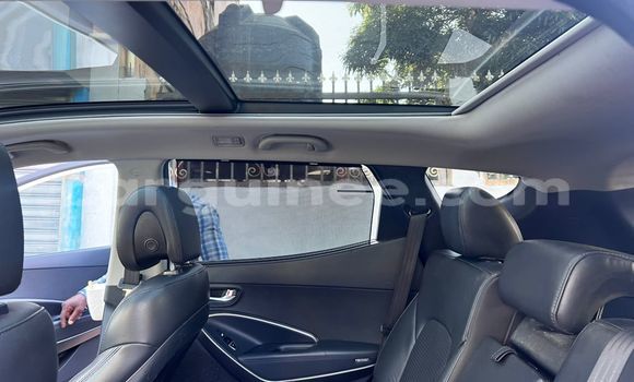 Acheter Import Voiture Hyundai Santa Fe Blanc à Conakry, Conakry Acheter Import Voiture Hyundai Santa Fe Blanc à Conakry, Conakry