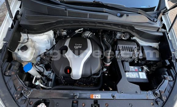 Acheter Import Voiture Hyundai Santa Fe Blanc à Conakry, Conakry Acheter Import Voiture Hyundai Santa Fe Blanc à Conakry, Conakry