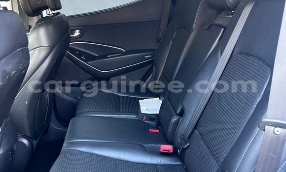 Acheter Import Voiture Hyundai Santa Fe Blanc à Conakry, Conakry Acheter Import Voiture Hyundai Santa Fe Blanc à Conakry, Conakry