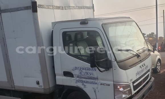Acheter Occasion Utilitaire Mitsubishi Van Blanc à Conakry, Conakry Acheter Occasion Utilitaire Mitsubishi Van Blanc à Conakry, Conakry