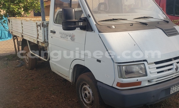Acheter Import Utilitaire Renault Trafic Blanc à Conakry, Conakry Acheter Import Utilitaire Renault Trafic Blanc à Conakry, Conakry