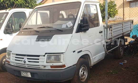 Acheter Import Utilitaire Renault Trafic Blanc à Conakry, Conakry Acheter Import Utilitaire Renault Trafic Blanc à Conakry, Conakry