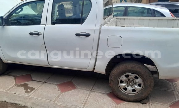 Acheter Occasion Voiture Toyota Hilux Blanc à Conakry, Conakry Acheter Occasion Voiture Toyota Hilux Blanc à Conakry, Conakry