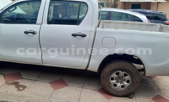 Acheter Occasion Voiture Toyota Hilux Blanc à Conakry, Conakry Acheter Occasion Voiture Toyota Hilux Blanc à Conakry, Conakry