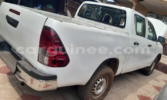 Acheter Occasion Voiture Toyota Hilux Blanc à Conakry, Conakry Acheter Occasion Voiture Toyota Hilux Blanc à Conakry, Conakry