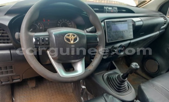 Acheter Occasion Voiture Toyota Hilux Blanc à Conakry, Conakry Acheter Occasion Voiture Toyota Hilux Blanc à Conakry, Conakry