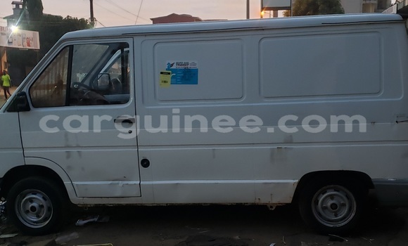 Acheter Occasion Utilitaire Renault Trafic Blanc à Conakry, Conakry Acheter Occasion Utilitaire Renault Trafic Blanc à Conakry, Conakry