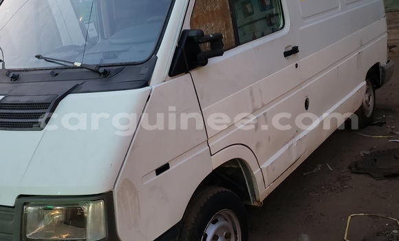 Acheter Occasion Utilitaire Renault Trafic Blanc à Conakry, Conakry Acheter Occasion Utilitaire Renault Trafic Blanc à Conakry, Conakry