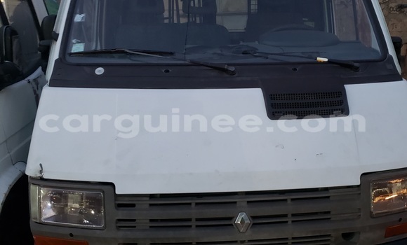 Buy Used Renault Trafic White Truck in Conakry in Conakry Buy Used Renault Trafic White Truck in Conakry in Conakry