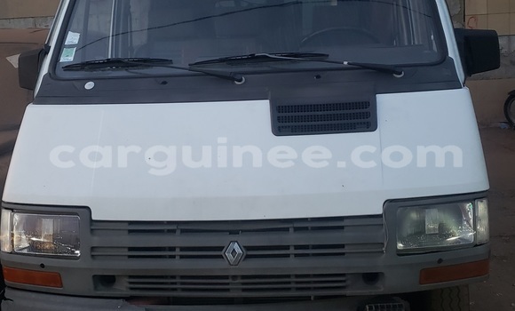 Buy Used Renault Trafic White Truck in Conakry in Conakry Buy Used Renault Trafic White Truck in Conakry in Conakry