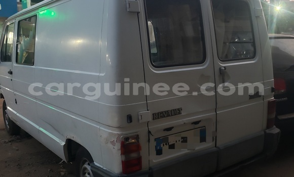 Buy Used Renault Trafic White Truck in Conakry in Conakry Buy Used Renault Trafic White Truck in Conakry in Conakry