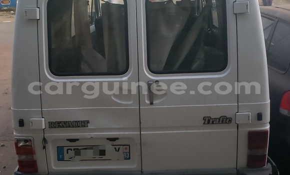 Buy Used Renault Trafic White Truck in Conakry in Conakry Buy Used Renault Trafic White Truck in Conakry in Conakry