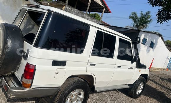 Buy Used Toyota Land Cruiser White Car in Conakry in Conakry Buy Used Toyota Land Cruiser White Car in Conakry in Conakry
