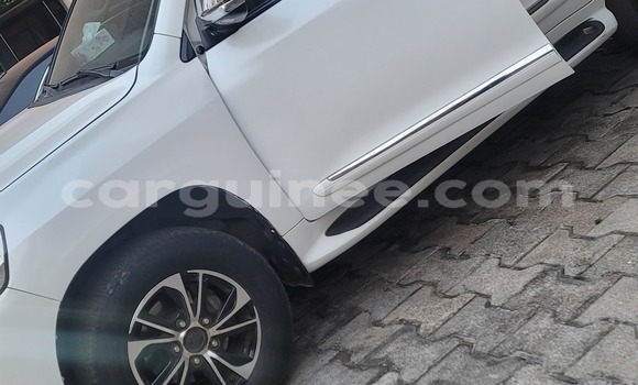 Acheter Occasion Voiture Toyota Land Cruiser Blanc à Conakry, Conakry Acheter Occasion Voiture Toyota Land Cruiser Blanc à Conakry, Conakry