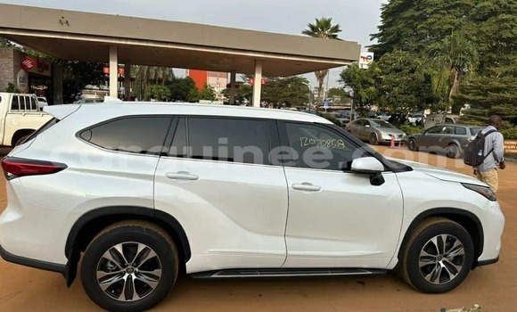 Acheter Neuf Voiture Toyota Highlander Blanc à Conakry, Conakry Acheter Neuf Voiture Toyota Highlander Blanc à Conakry, Conakry
