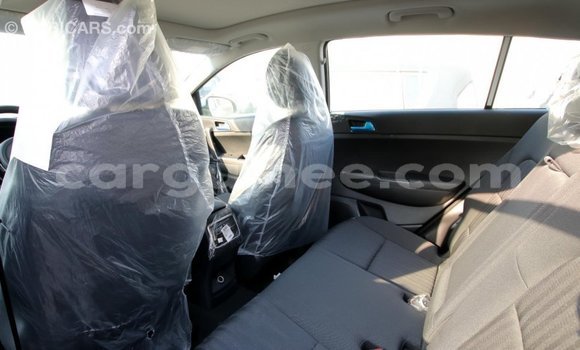 Buy Import Kia Sportage White Car in Import - Dubai in Conakry Buy Import Kia Sportage White Car in Import - Dubai in Conakry
