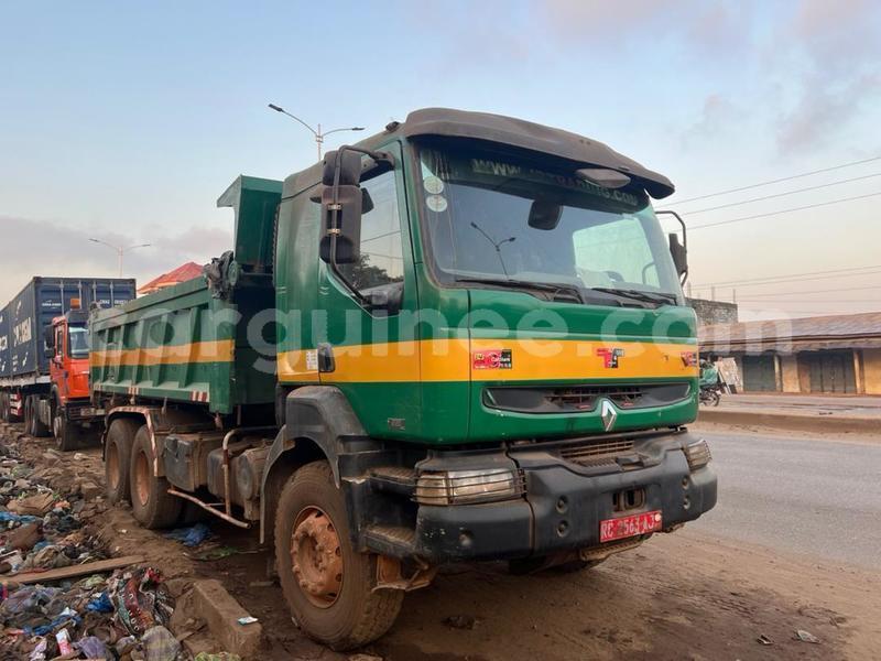 Big with watermark renault pj conakry conakry 9713