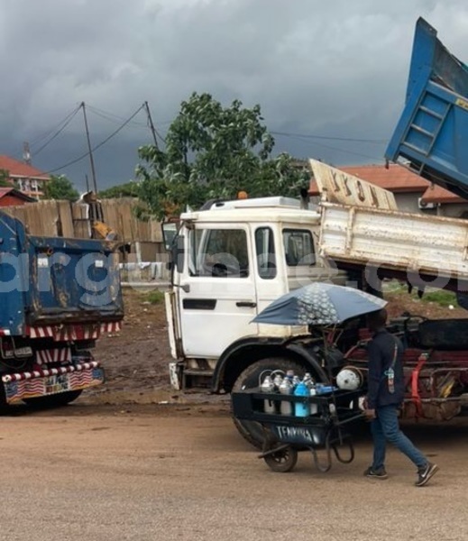 Big with watermark renault g300 conakry conakry 9716