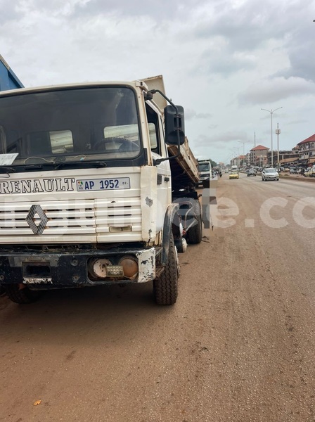 Big with watermark renault g300 conakry conakry 9716