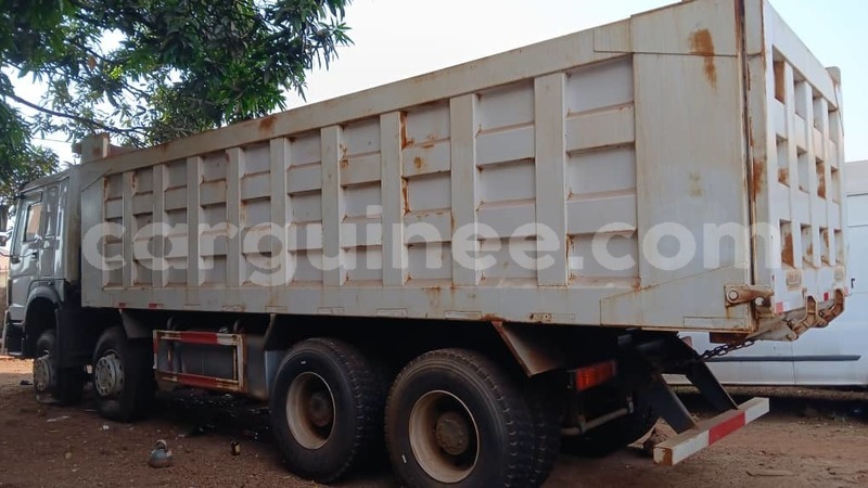 Big with watermark renault g300 conakry conakry 9728