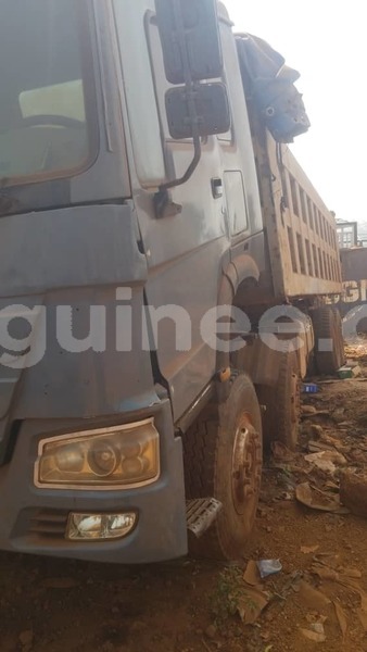 Big with watermark renault g300 conakry conakry 9753