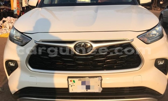 Buy Used Toyota Highlander White Car in Conakry in Conakry Buy Used Toyota Highlander White Car in Conakry in Conakry