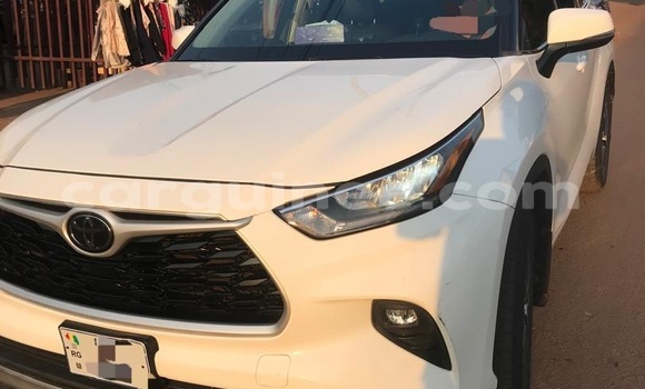Buy Used Toyota Highlander White Car in Conakry in Conakry Buy Used Toyota Highlander White Car in Conakry in Conakry