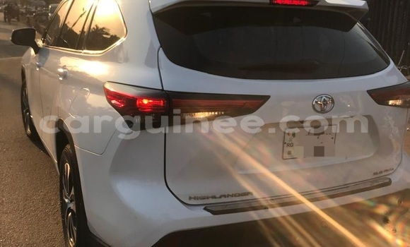 Buy Used Toyota Highlander White Car in Conakry in Conakry Buy Used Toyota Highlander White Car in Conakry in Conakry