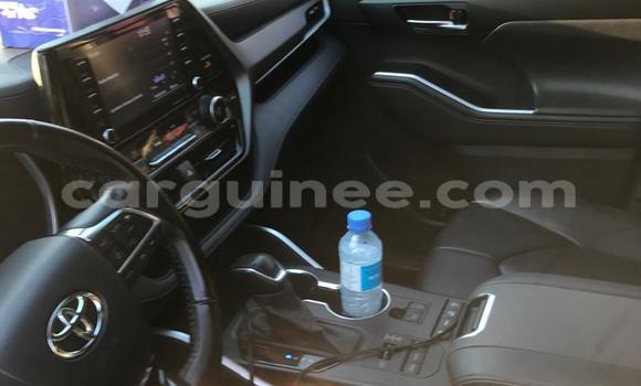 Buy Used Toyota Highlander White Car in Conakry in Conakry Buy Used Toyota Highlander White Car in Conakry in Conakry