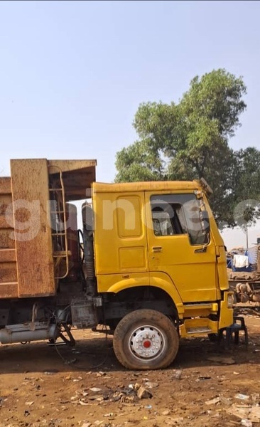 Big with watermark iveco cargo conakry conakry 9757