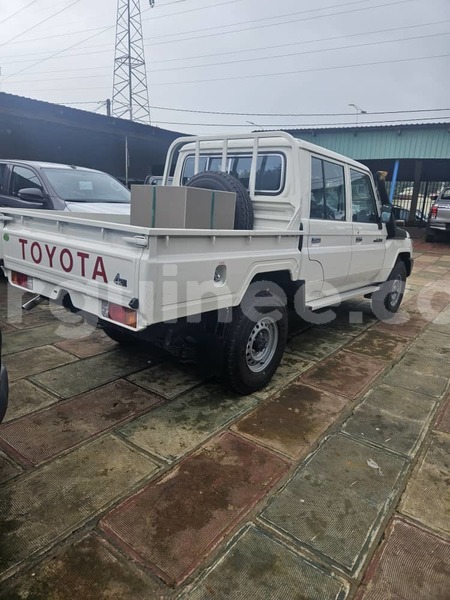 Big with watermark toyota pickup conakry conakry 9770