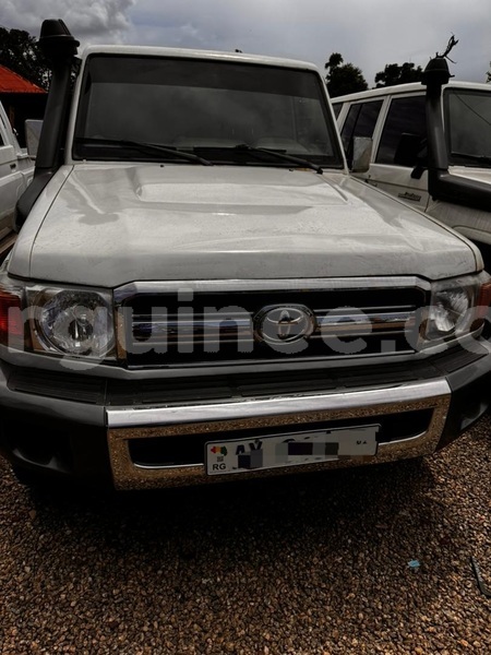 Big with watermark toyota pickup conakry conakry 9772