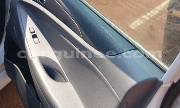 Acheter Import Voiture Hyundai Sonata Blanc à Conakry, Conakry Acheter Import Voiture Hyundai Sonata Blanc à Conakry, Conakry