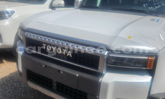 Acheter Neuf Voiture Toyota Prado Blanc à Conakry, Conakry Acheter Neuf Voiture Toyota Prado Blanc à Conakry, Conakry