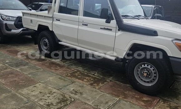 Buy New Toyota Pickup White Car in Conakry in Conakry Buy New Toyota Pickup White Car in Conakry in Conakry