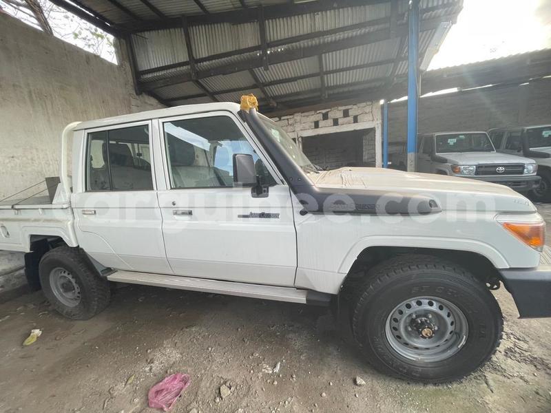 Big with watermark toyota pickup conakry conakry 9804