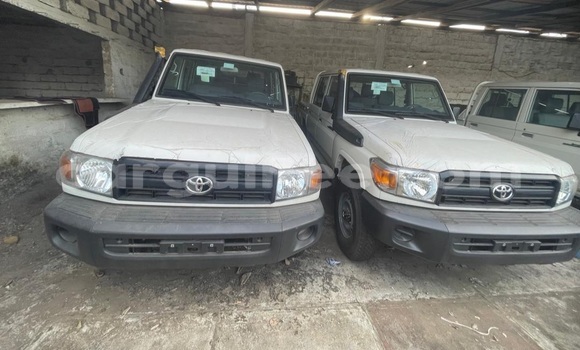 Buy New Toyota Pickup White Car in Conakry in Conakry Buy New Toyota Pickup White Car in Conakry in Conakry