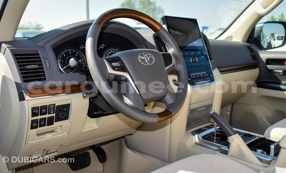 Buy Import Toyota Land Cruiser White Car in Import - Dubai in Conakry Buy Import Toyota Land Cruiser White Car in Import - Dubai in Conakry