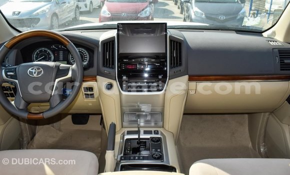 Buy Import Toyota Land Cruiser White Car in Import - Dubai in Conakry Buy Import Toyota Land Cruiser White Car in Import - Dubai in Conakry