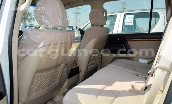 Buy Import Toyota Land Cruiser White Car in Import - Dubai in Conakry Buy Import Toyota Land Cruiser White Car in Import - Dubai in Conakry