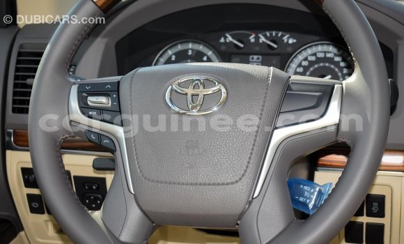 Buy Import Toyota Land Cruiser White Car in Import - Dubai in Conakry Buy Import Toyota Land Cruiser White Car in Import - Dubai in Conakry