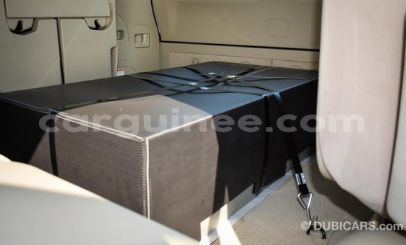 Buy Import Toyota Land Cruiser White Car in Import - Dubai in Conakry Buy Import Toyota Land Cruiser White Car in Import - Dubai in Conakry