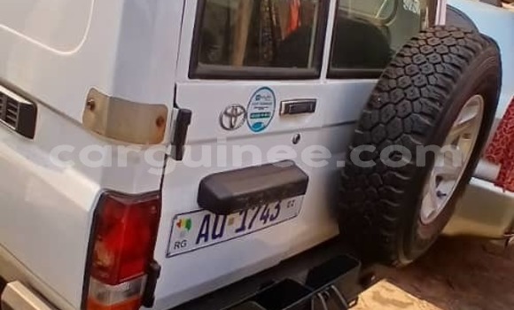 Buy Used Toyota Land Cruiser White Car in Conakry in Conakry Buy Used Toyota Land Cruiser White Car in Conakry in Conakry