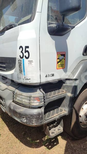 Big with watermark renault d55 conakry conakry 9854